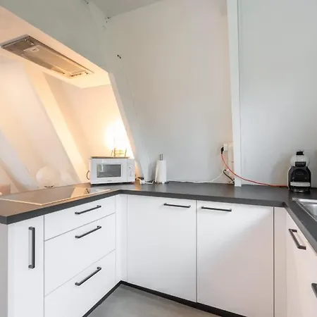 Cosy Coastal With Private Garden Apartment