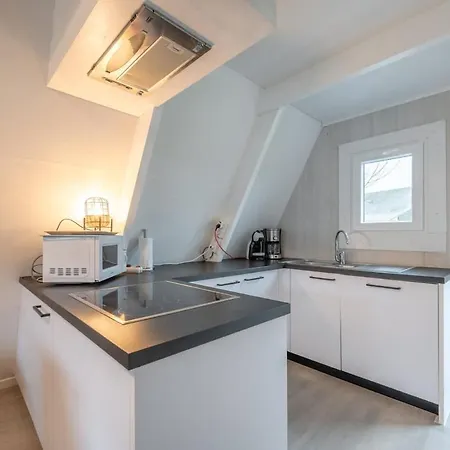 Apartment Cosy Coastal With Private Garden